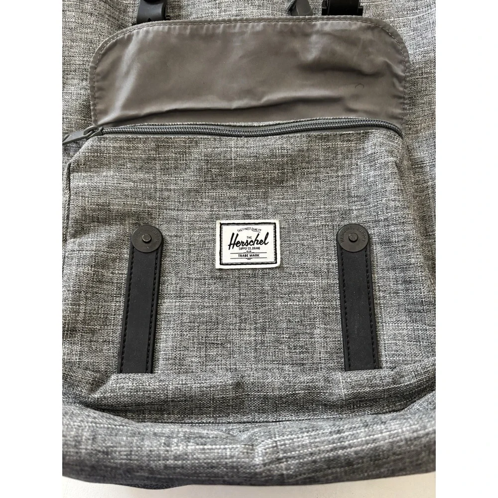 Herschel Little America Laptop Backpack, Raven Crosshatch/ Black Rubber